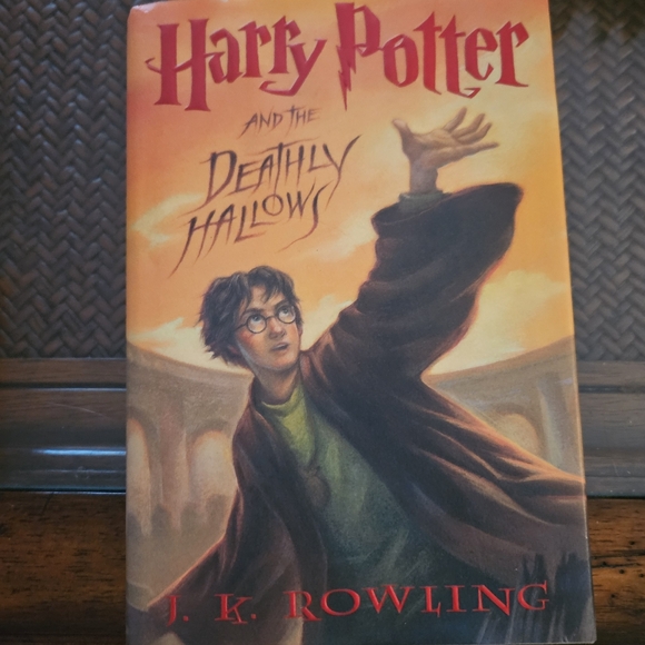 Harry POTTER 2007 Deathly HALLOWS HARD COVER BOOK With Errors J.K..Rowling Book